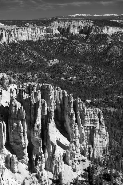 Hermosas formaciones rocosas en Bryce Canyon — Foto de Stock