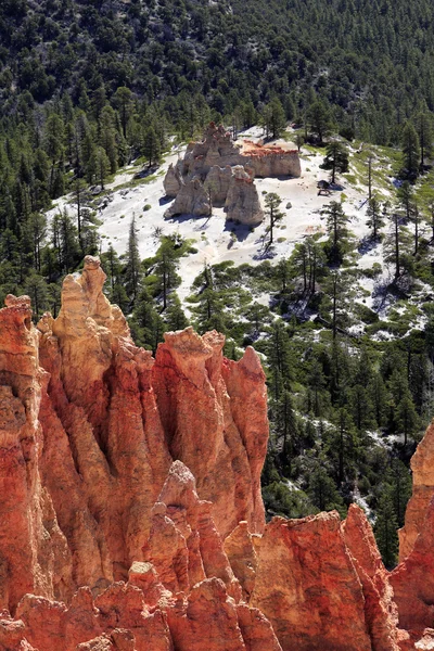 Wunderschöne Felsformationen am Bryce Canyon — Stockfoto