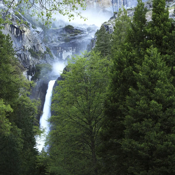 Şelale, Yosemite Milli Parkı — Stok fotoğraf