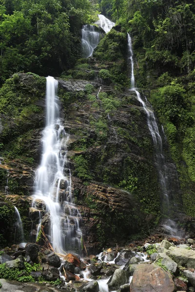 Cachoeira em Sikkim, Índia — Fotografia de Stock