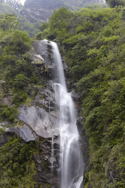 Cachoeira em Sikkim Índia — Fotografia de Stock
