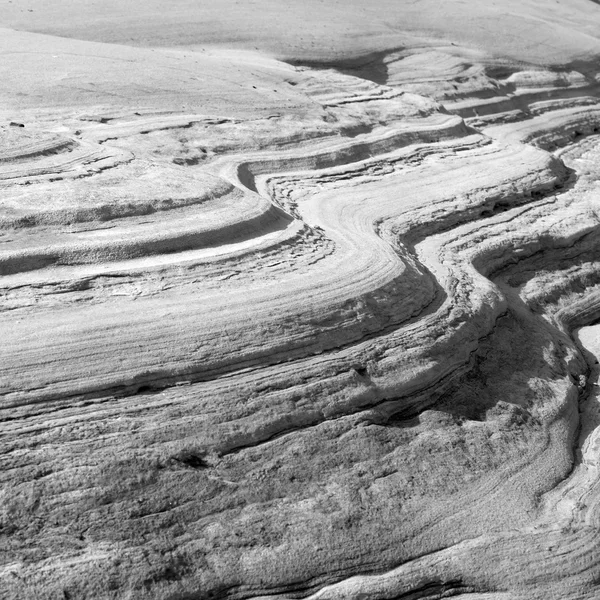 Rock formation in river bed — Stock Photo, Image