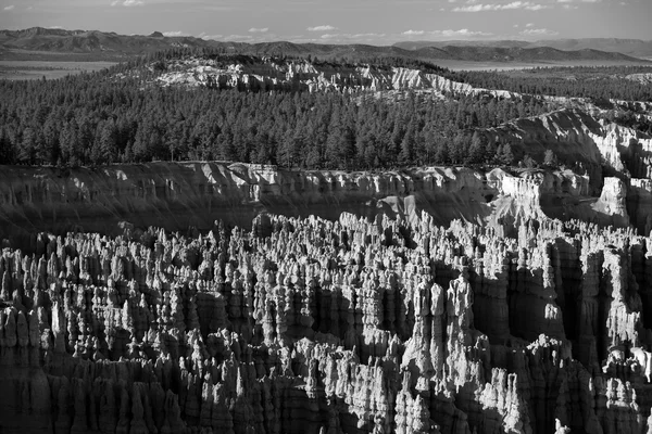 Hermosas formaciones rocosas en Bryce Canyon — Foto de Stock