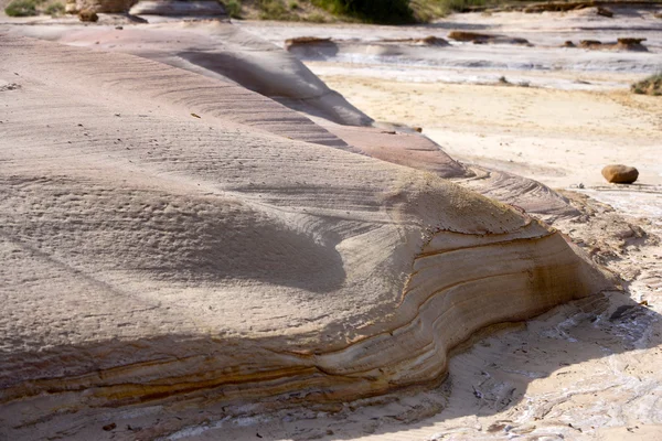 Formación rocosa en lecho fluvial — Foto de Stock