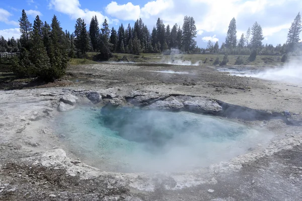 Geyser de couleur marine Aqua — Photo