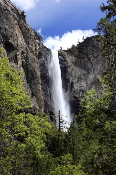 Vodopád v Yosemitském národním parku — Stock fotografie