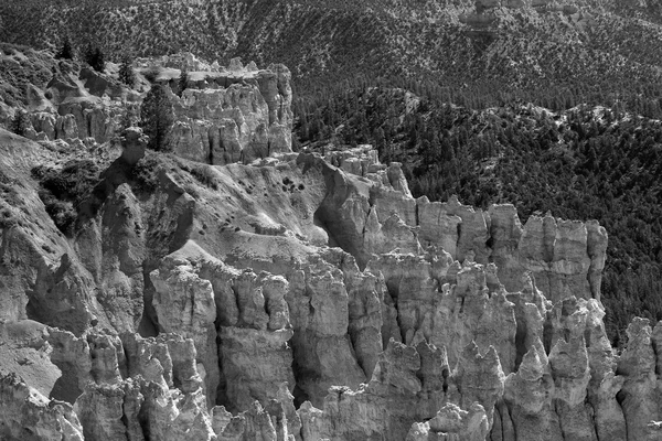 Vackra klippformationer på Bryce Canyon — Stockfoto