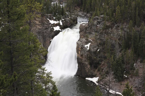 Wunderschöner Wasserfall am Yellowstone — Stockfoto