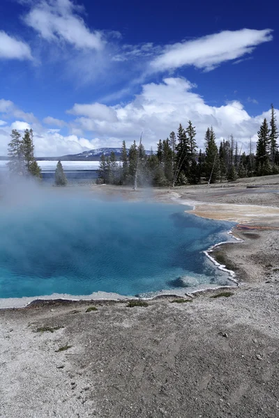 Geyser de couleur marine Aqua — Photo