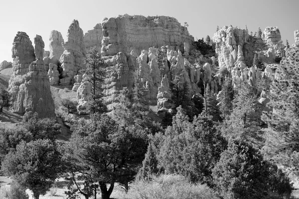 Vackra klippformationer på Bryce Canyon — Stockfoto