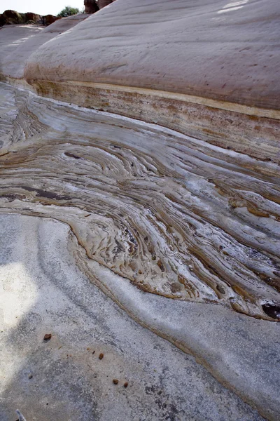 Rock formation in river bed — Stock Photo, Image