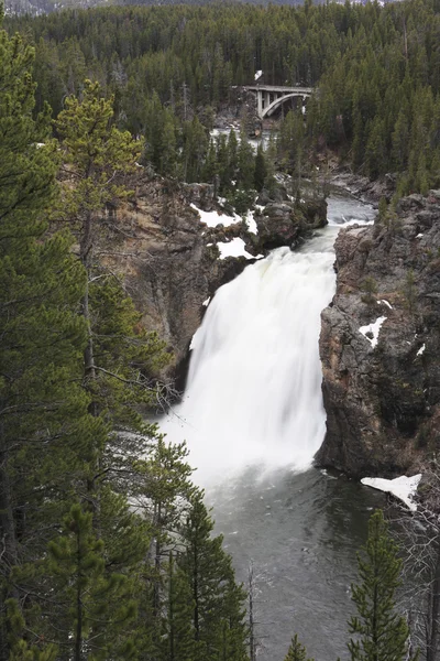 Wunderschöner Wasserfall am Yellowstone — Stockfoto