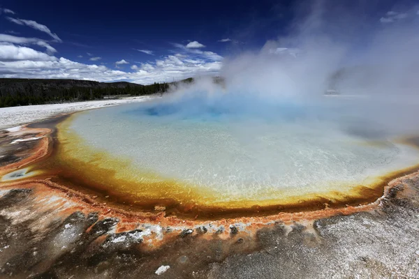 Géiser en el Parque Nacional de Yellowstone —  Fotos de Stock