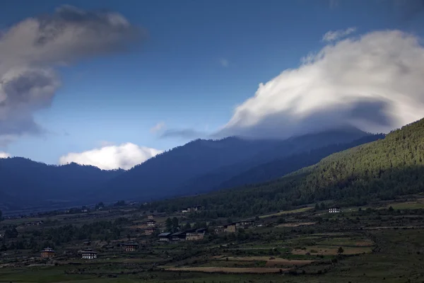 Pohled na údolí Phobjikha, Bhútán, cca května 2015 — Stock fotografie