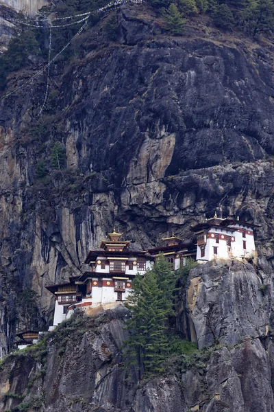 Taktshang Goemba (Monasterio del Nido de los Tigres), Bután, Circa MAYO 2015 — Foto de Stock