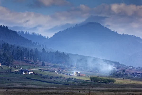 Una vista de PHOBJIKHA VALLEY, BHUTAN, Circa Mayo 2015 — Foto de Stock