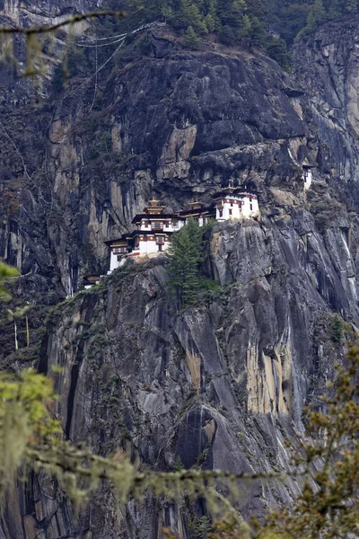 Taktshang Goemba (Monasterio del Nido de los Tigres), Bután, Circa MAYO 2015 — Foto de Stock