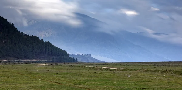 Blick auf das Tal der Phobjikha, Bhutan, ca. Mai 2015 — Stockfoto