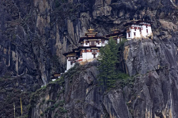 Taktshang Goemba (Monasterio del Nido de los Tigres), Bután, Circa MAYO 2015 — Foto de Stock