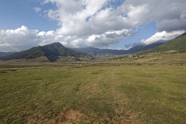Utsikt över Phobjikha dalen, Bhutan, Circa maj 2015 — Stockfoto
