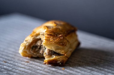 Sosisli rulo siyah arkaplan 