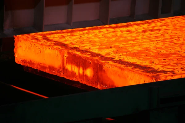 Red-hot steel slab — Stock Photo, Image