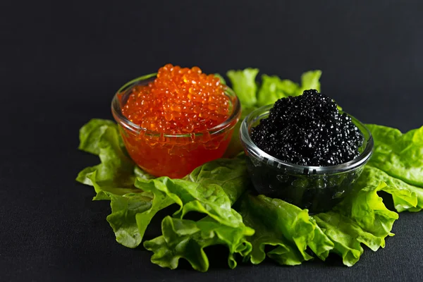 Caviar rojo y negro —  Fotos de Stock