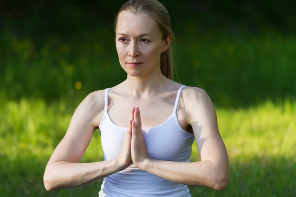 Girl meditating, yoga — Stock Photo, Image
