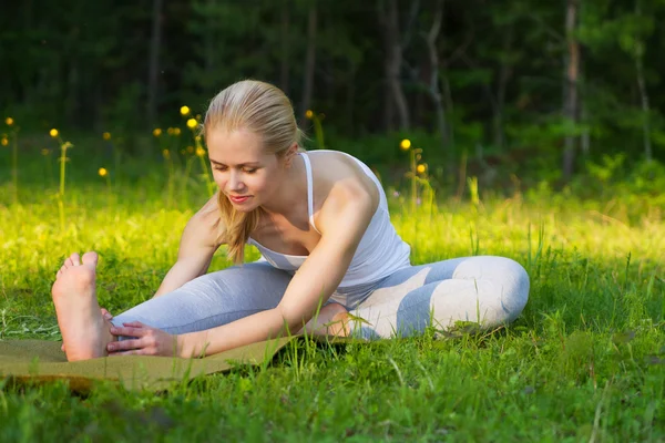 Yoga and gymnastics — Stock Photo, Image