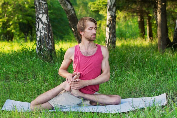 Yoga och gymnastik — Stockfoto