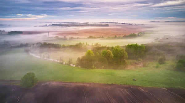 Sommer Bewölkt Regnerisch Neblig Morgenpanorama Bäuerlich Nebliger Fluss Felder Wiese — Stockfoto