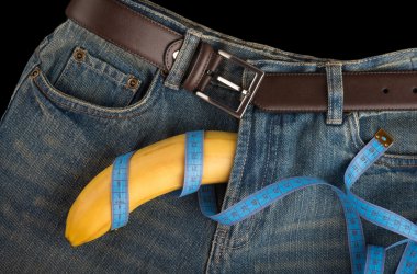 Penis, santimetre ve erkek kot pantolon gibi büyük muz