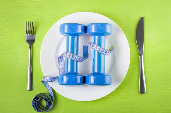 Il concetto di uno stile di vita sano, dieta, sport, perdita di peso, un — Foto Stock