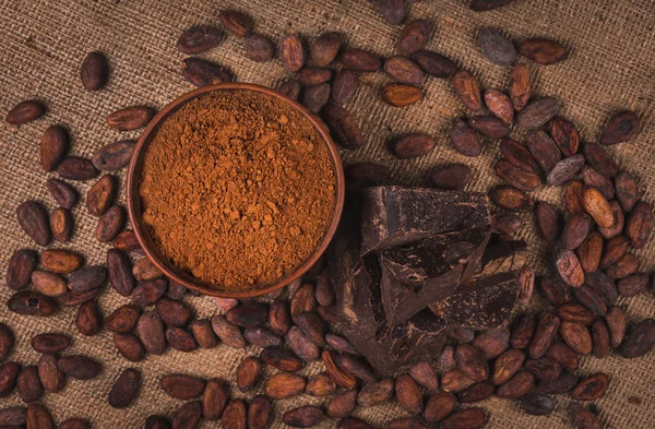 Ingrediënten voor het voorbereiden van chocolade — Stockfoto