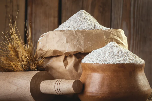 Natural, organic, wholegrain wheat meal in a paper bag — Stock Photo, Image