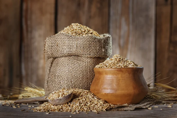 Whole oat groats — Stock Photo, Image