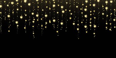 Altın kalpler çizgilere saçıldı. Güzel tatil arkaplanı veya duvar kağıdı