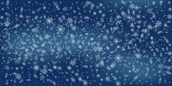Blancos delicados copos de nieve calados están dispersos sobre un fondo azul. Fondo festivo, diseño de tarjetas postales, papel pintado — Vector de stock