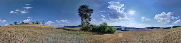 Malowniczy Widok Panoramy Naturalnego Krajobrazu Pod Zachmurzonym Niebem — Zdjęcie stockowe