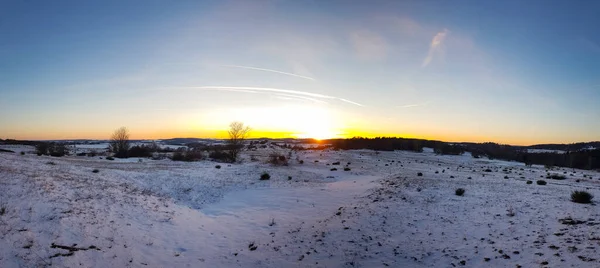 Kar Akşam Güneşli Kış Sahnesi — Stok fotoğraf