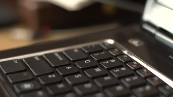 Schwarze Laptop-Tastatur — Stockvideo