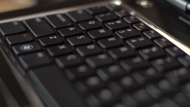 Schwarze Laptop-Tastatur — Stockvideo
