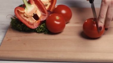 Domates kesim işlemi