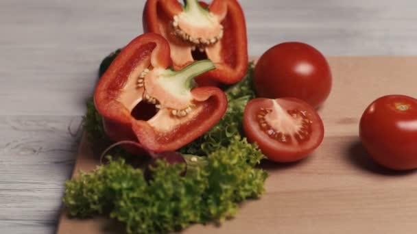 Processo de corte de tomate — Vídeo de Stock