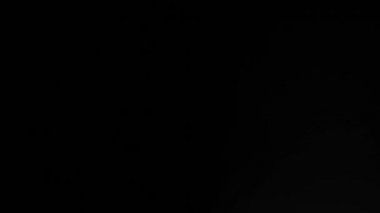 Siyah arka plan üzerinde hafif kaçakları