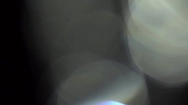 Siyah arka plan üzerinde hafif kaçakları