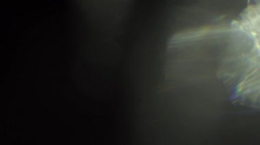 Siyah arka plan üzerinde hafif kaçakları