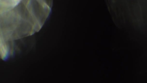 Fuites de lumière sur fond noir 