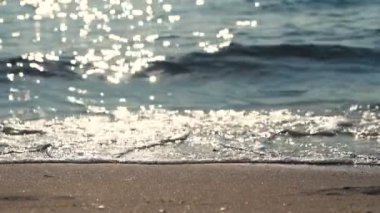 Deniz yüzeyinde güneş yansıması