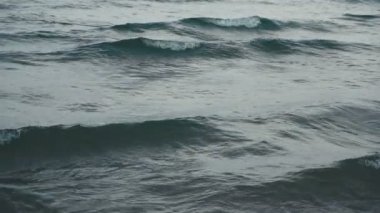 Deniz yüzeyinde güneş yansıması